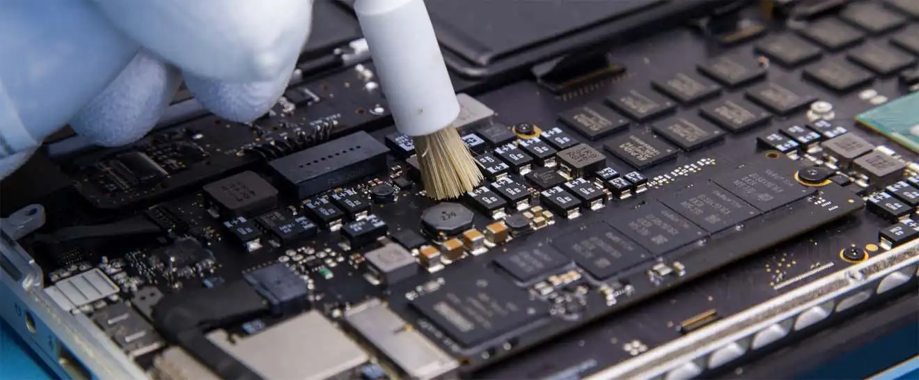 Чистка Apple MacBook от пыли в Хабаровске | Замена термопасты